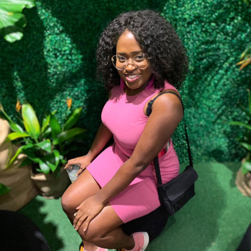 Meet your Posher, Ayana